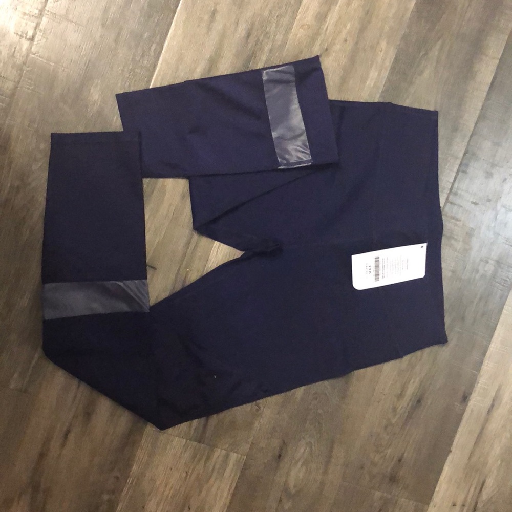 Fabletics Navy Set - Picture 2 of 3